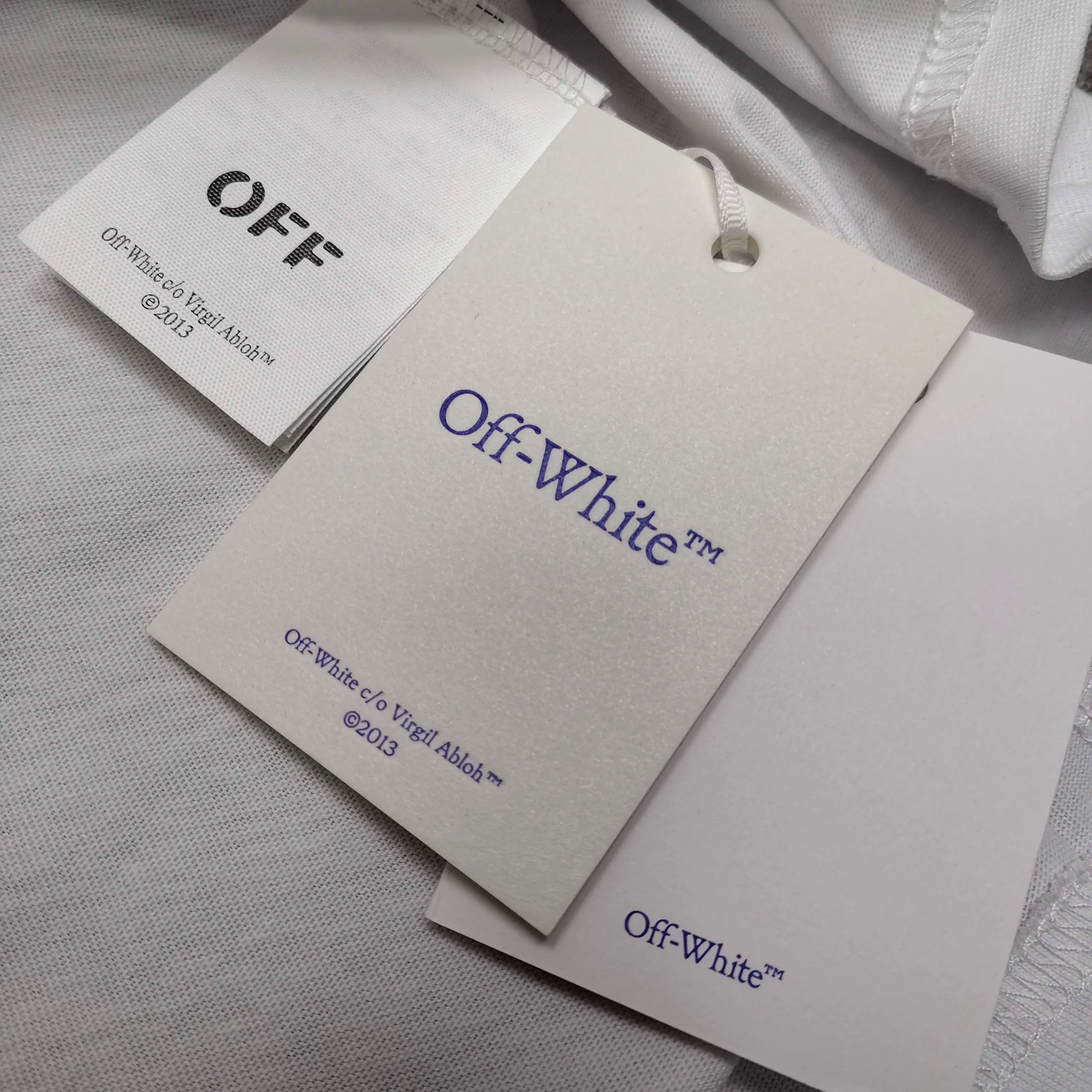 Off white top version, new snowman loose version short-sleeved T-shirt Size: S M L XL Color: Black White P240